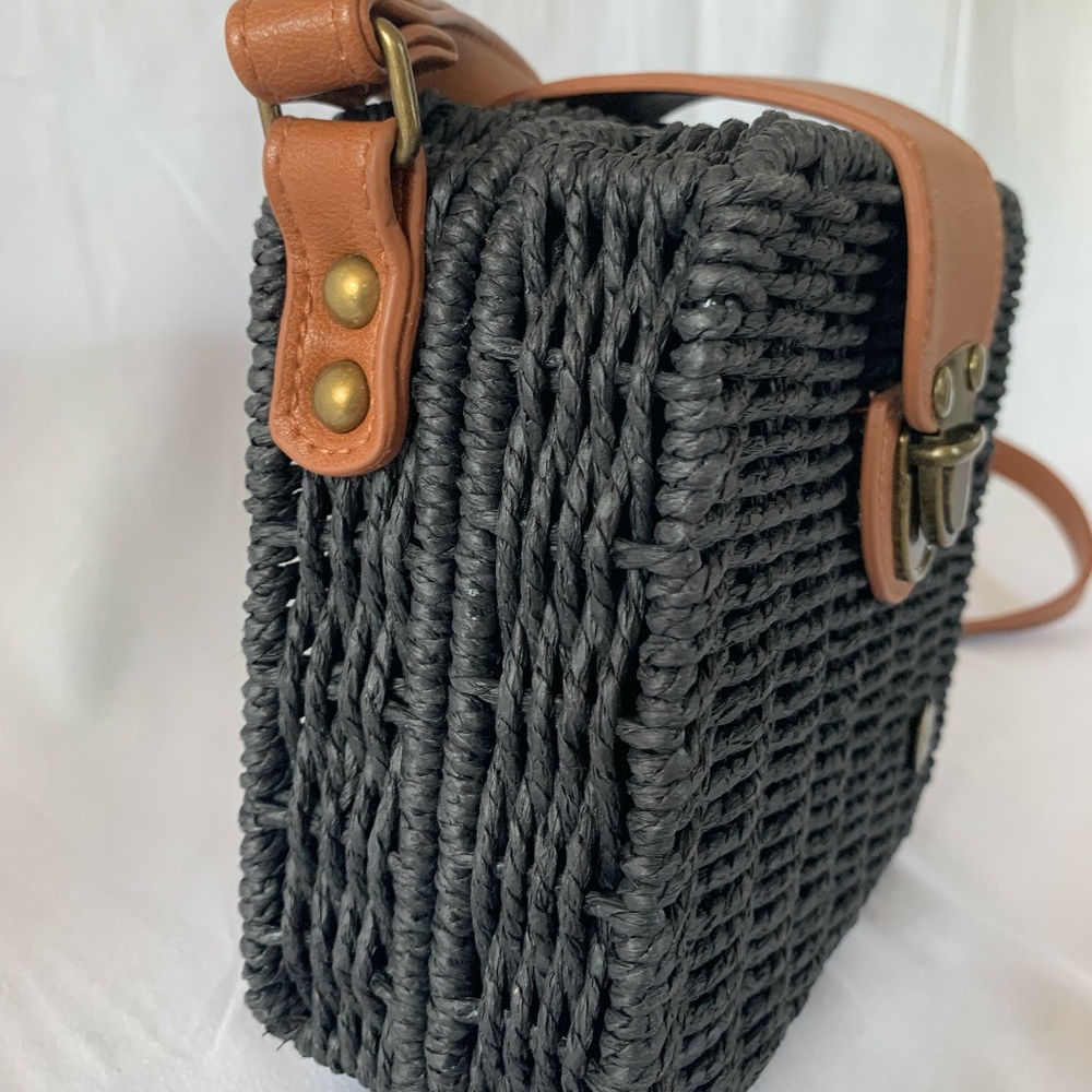 Billabong Purse Jabgibgi "Gimme Some" Straw Purse in Black - Picture 3 of 12